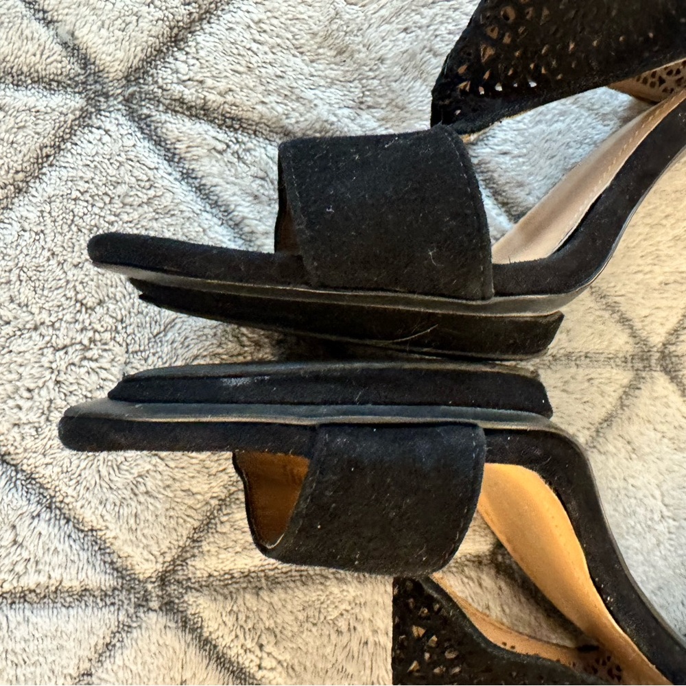 BCBGeneration Kadia Black Suede Heels Size 8 - Picture 3 of 6